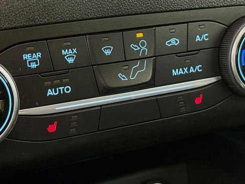 Used 2020 Ford Escape SE Sport image 25