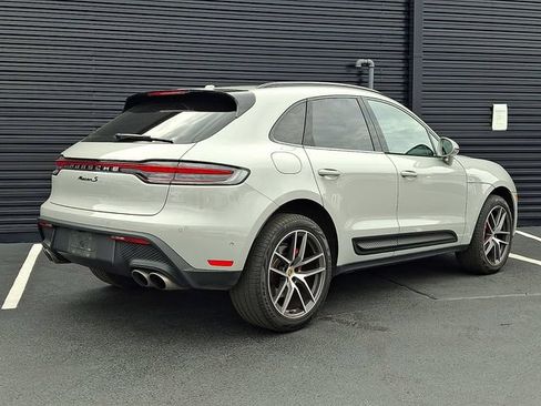 Certified 2022 Porsche Macan S AWD/4WD image 7