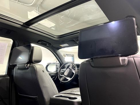 Used 2021 GMC Yukon SLT w/ SLT Luxury Plus Package image 19