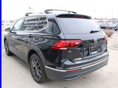 Certified 2023 Volkswagen Tiguan SE image 4