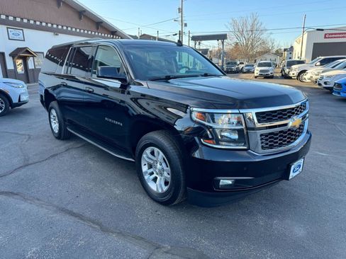 Used 2016 Chevrolet Suburban LT w/ Luxury Package AWD/4WD image 14
