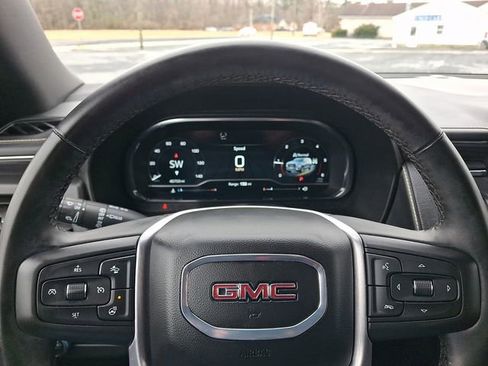 Used 2024 GMC Yukon XL SLT w/ SLT Luxury Package image 20