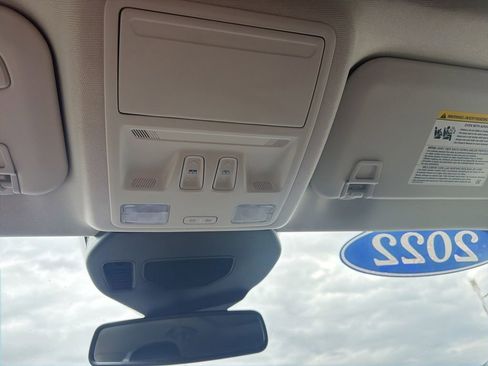 Used 2022 Ford Escape Titanium image 31