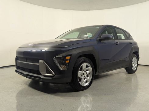 Used 2026 Hyundai Kona SE image 3