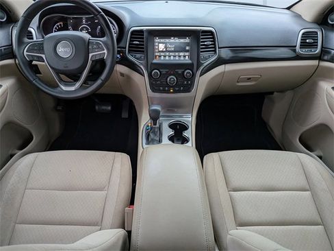 Used 2019 Jeep Grand Cherokee Laredo image 16