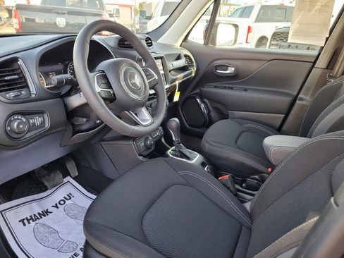New 2023 Jeep Renegade Altitude image 10