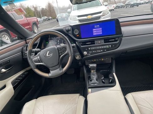 Used 2023 Lexus ES 300h w/ Luxury Package image 8