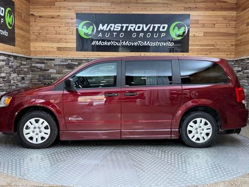 Used 2019 Dodge Grand Caravan SE w/ Power Convenience Group I FWD image 6