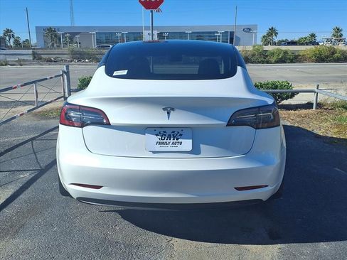 Used 2023 Tesla Model 3 Standard Range image 18