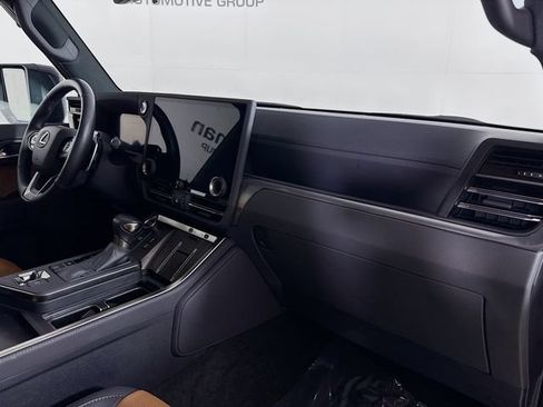 Used 2025 Lexus GX 550 w/ Cold Area Package AWD/4WD image 31