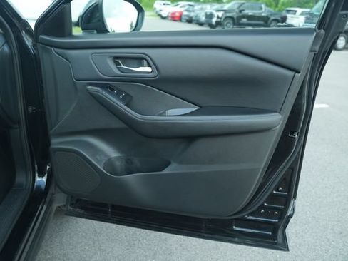 Used 2024 Nissan Rogue SV FWD image 21
