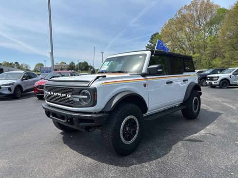 Used 2022 Ford Bronco Badlands AWD/4WD image 7