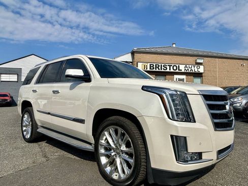 Used 2015 Cadillac Escalade Luxury AWD/4WD image 7
