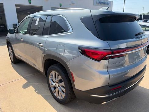 Used 2025 Buick Enclave Preferred FWD image 20