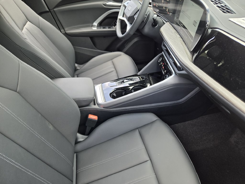 Used 2026 Audi Q5 Premium Plus w/ Premium Plus AWD/4WD image 18