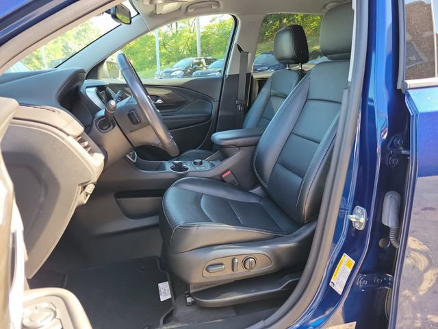 Used 2022 GMC Terrain SLT w/ Tech Package FWD image 13