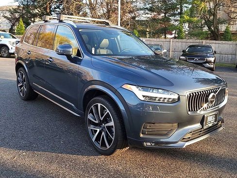 Used 2021 Volvo XC90 T6 Momentum w/ Climate Package image 2