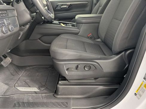 Certified 2025 Chevrolet Tahoe LS AWD/4WD image 11