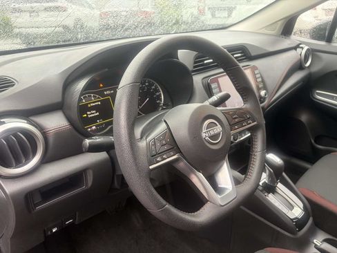 Used 2024 Nissan Versa SR FWD image 18