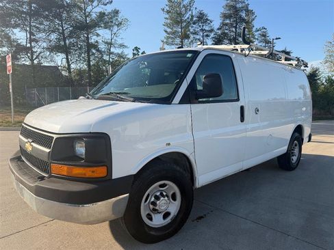 Used 2015 Chevrolet Express 2500 image 1