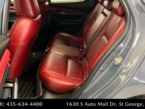 Used 2021 MAZDA MAZDA3 Hatchback w/Premium Plus Pkg image 21