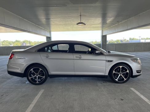Used 2014 Ford Taurus SEL w/ Equipment Group 201A FWD image 14