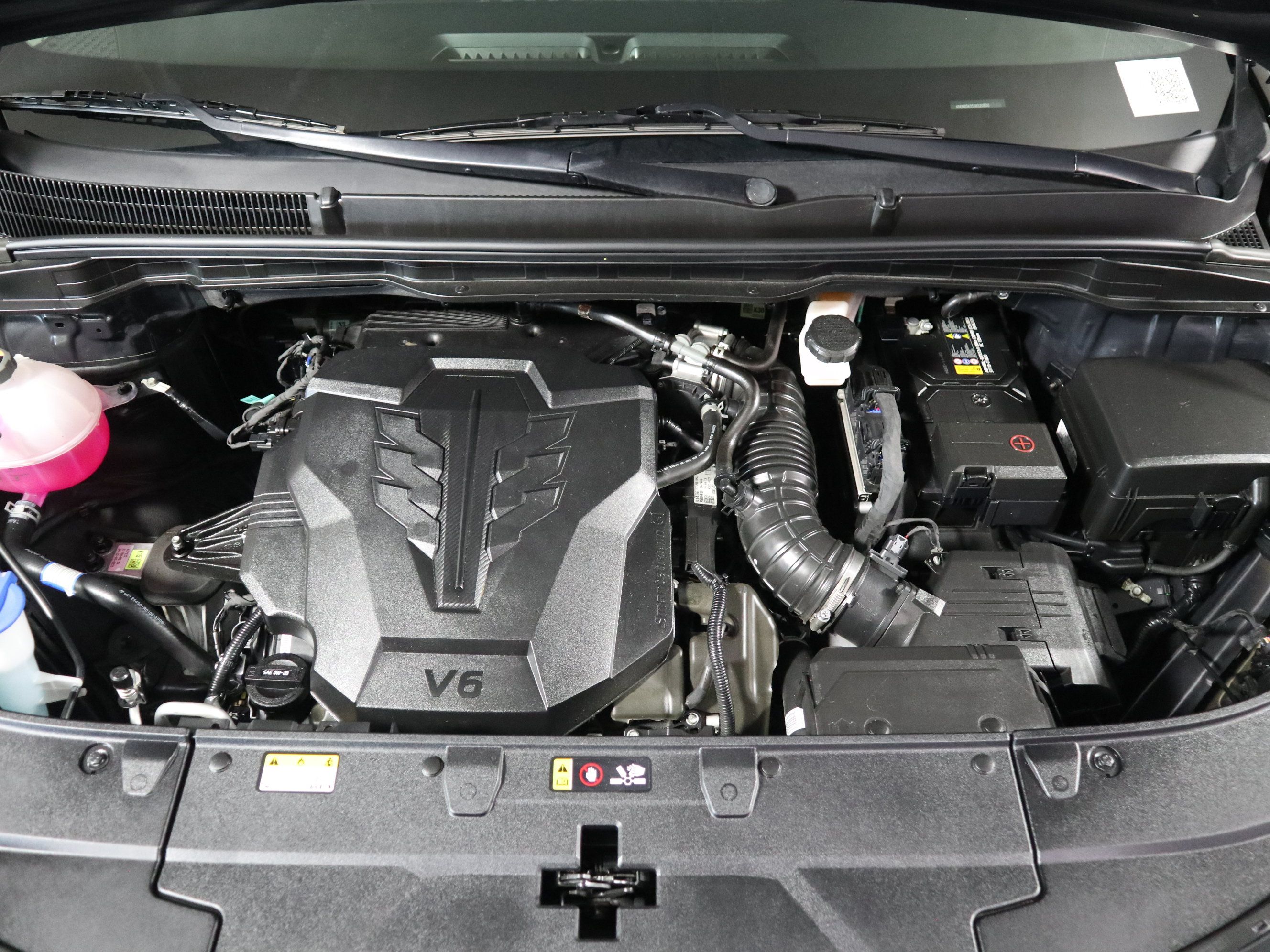 Used 2025 Kia Carnival FWD image 13