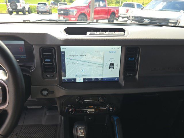 Used 2024 Ford Bronco Black Diamond AWD/4WD image 19