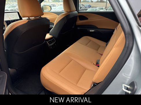 Used 2025 Lexus RX 350h image 4