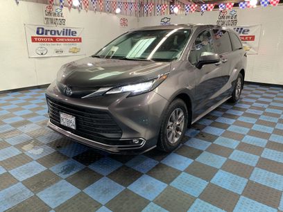 Used 2022 Toyota Sienna XLE