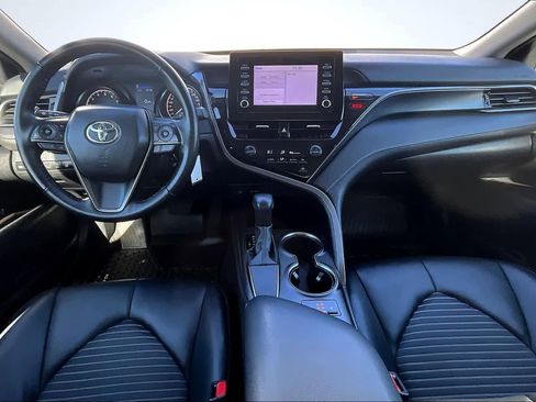 Used 2024 Toyota Camry SE image 10