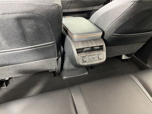 Used 2024 Nissan Ariya AWD image 44