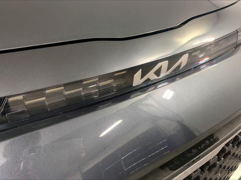 Used 2025 Kia Soul LX w/ LX Technology Package FWD image 28