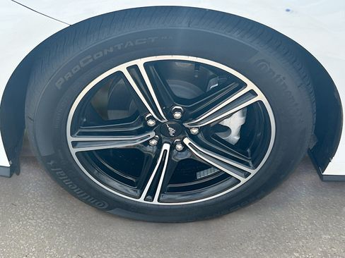 Certified 2025 Ford Mustang Coupe RWD image 28