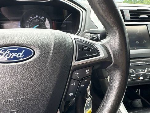 Used 2016 Ford Fusion SE FWD image 23