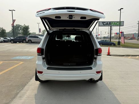Used 2021 Jeep Grand Cherokee Laredo X AWD/4WD image 12