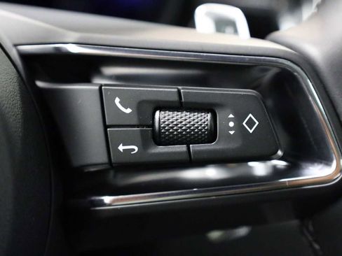 Certified 2026 Porsche Macan image 28