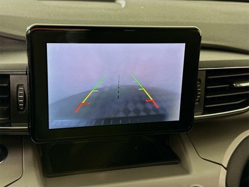 Used 2023 Ford Explorer XLT w/ Equipment Group 202A image 7