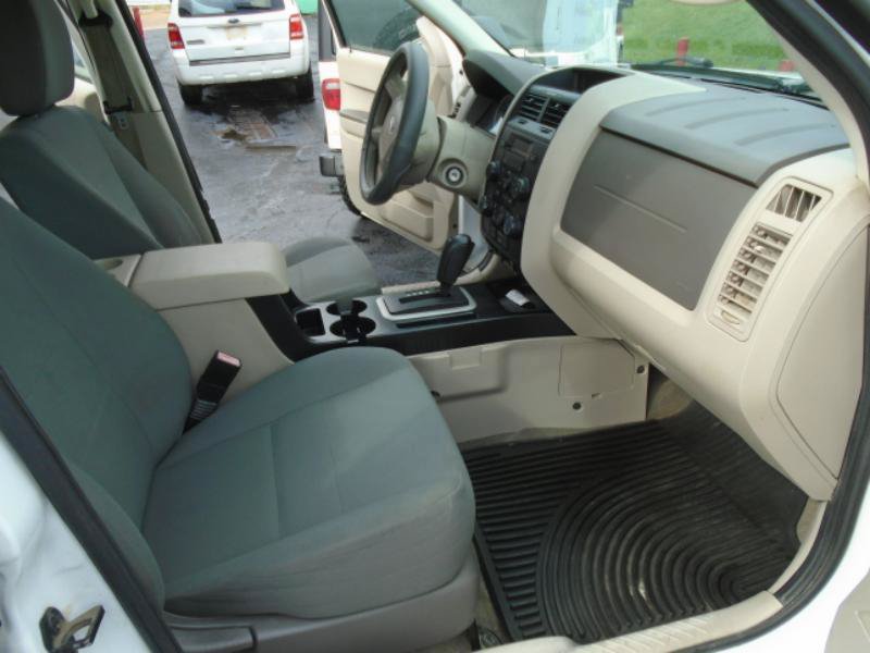 Used 2012 Ford Escape XLS AWD/4WD image 12