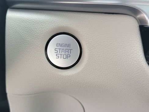New 2026 Kia Sorento S w/ S Panoramic Sunroof Package FWD image 31