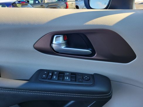 Used 2024 Chrysler Voyager LX image 17