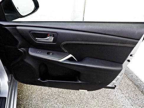Used 2015 Toyota Camry XLE w/ Moonroof Package FWD image 11