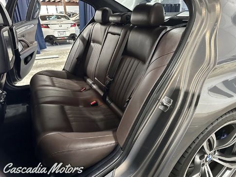 Used 2013 BMW M5 image 10