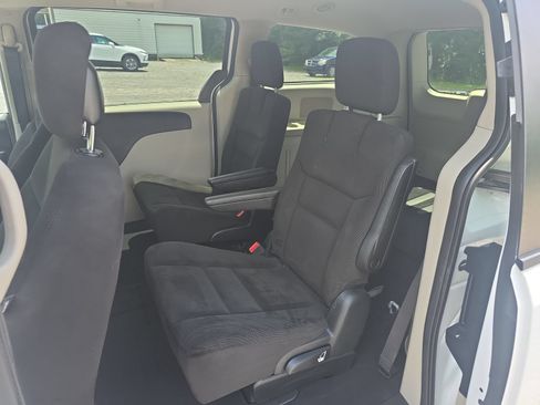 Used 2014 Dodge Grand Caravan SE w/ Quick Order Package 29E SE FWD image 23