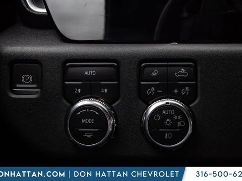 Used 2023 GMC Sierra 1500 SLT w/ SLT Premium Plus Package AWD/4WD image 11