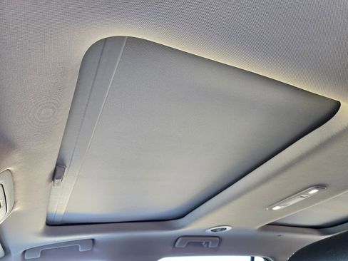 Used 2023 GMC Acadia Denali w/ Denali Ultimate Package image 9