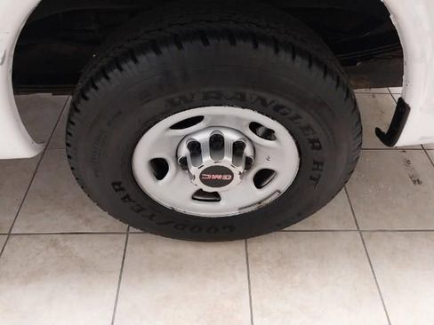 Used 2013 GMC Savana 2500 w/ Cold Climate Package image 12