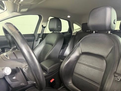 Used 2020 Jaguar E-PACE image 5