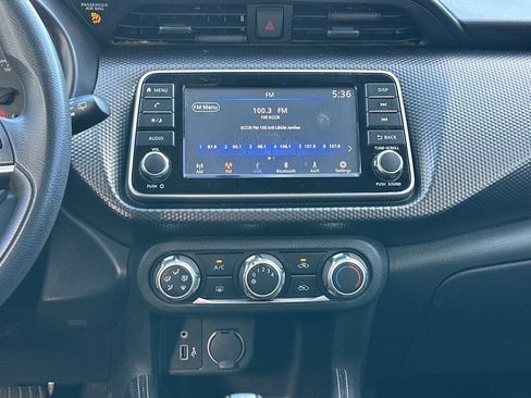 Used 2018 Nissan Kicks S FWD image 16