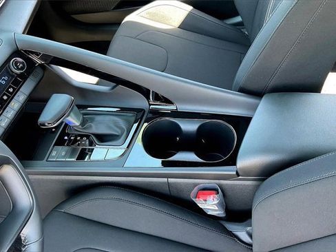 New 2025 Hyundai Elantra SEL image 14